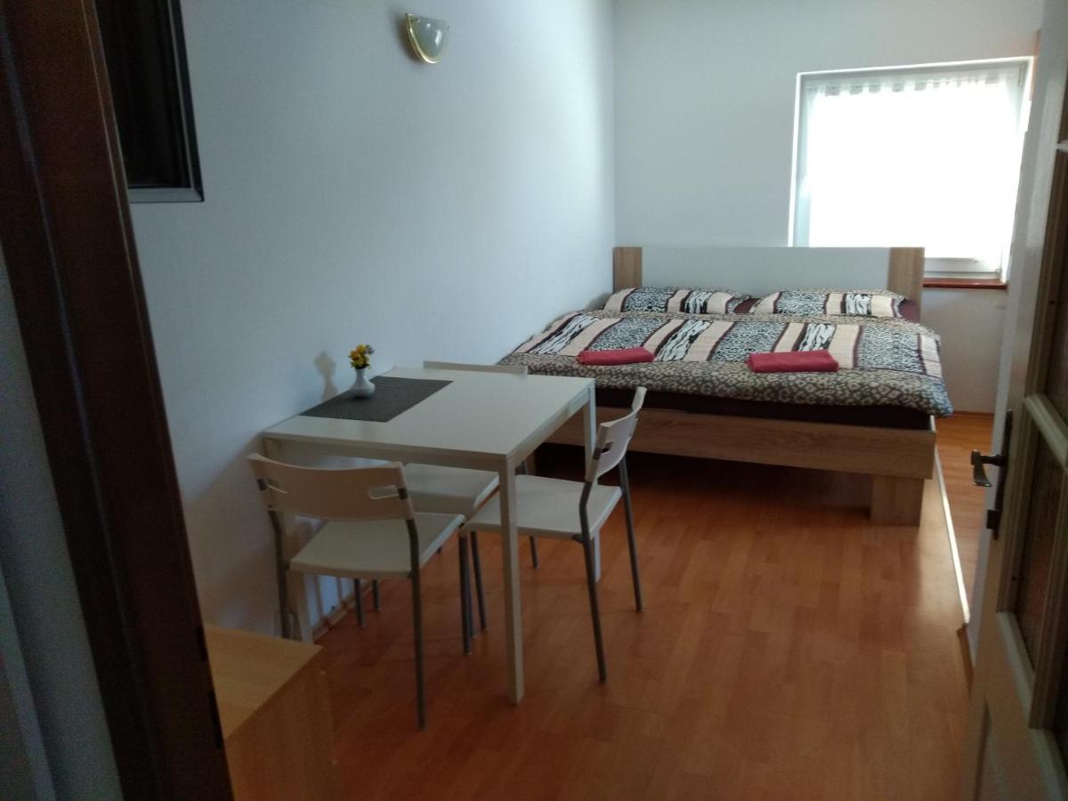 Apartments U Cara Ceske Budejovice Exteriör bild